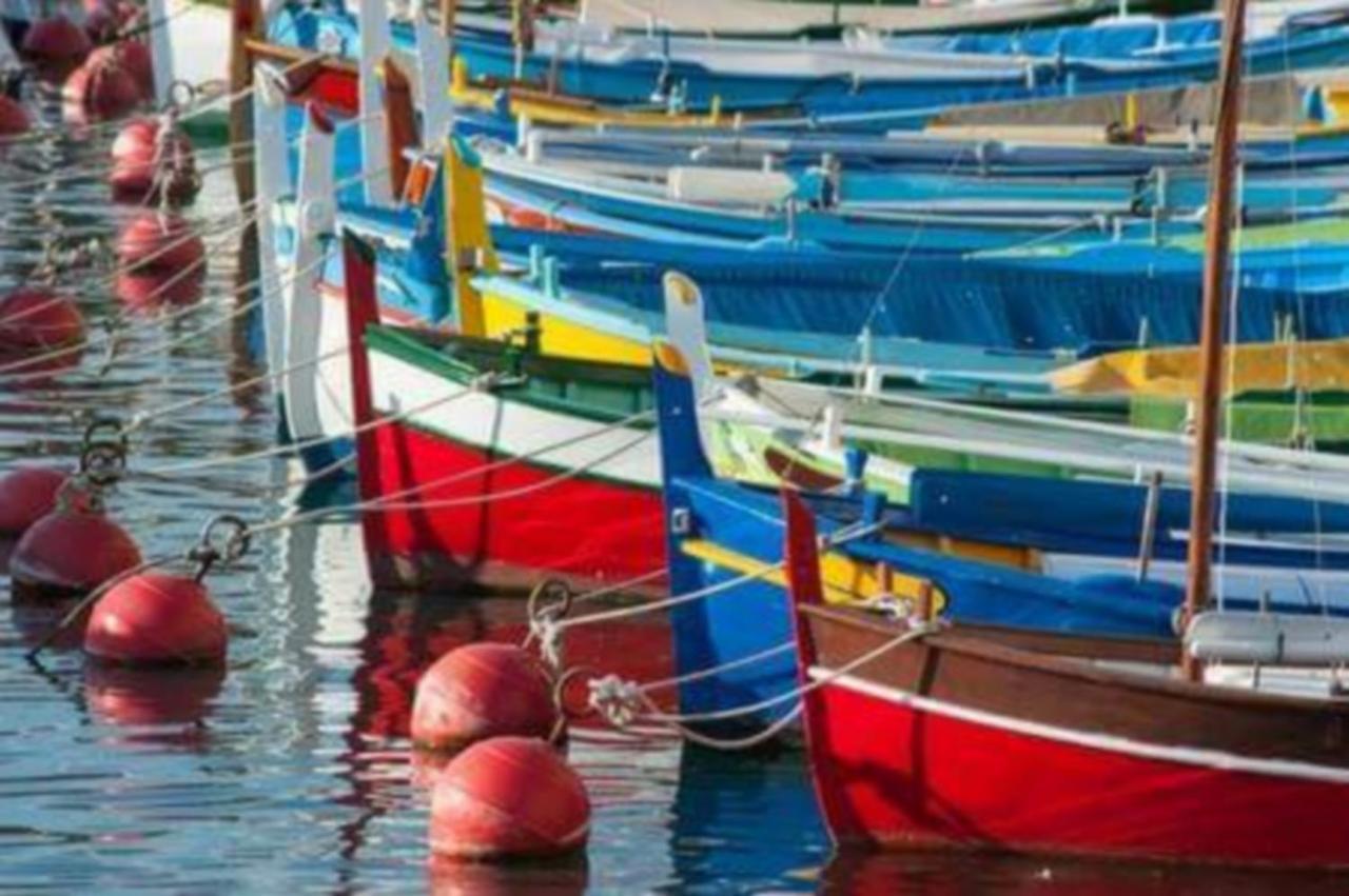 Lou Corail Cassis Esterno foto