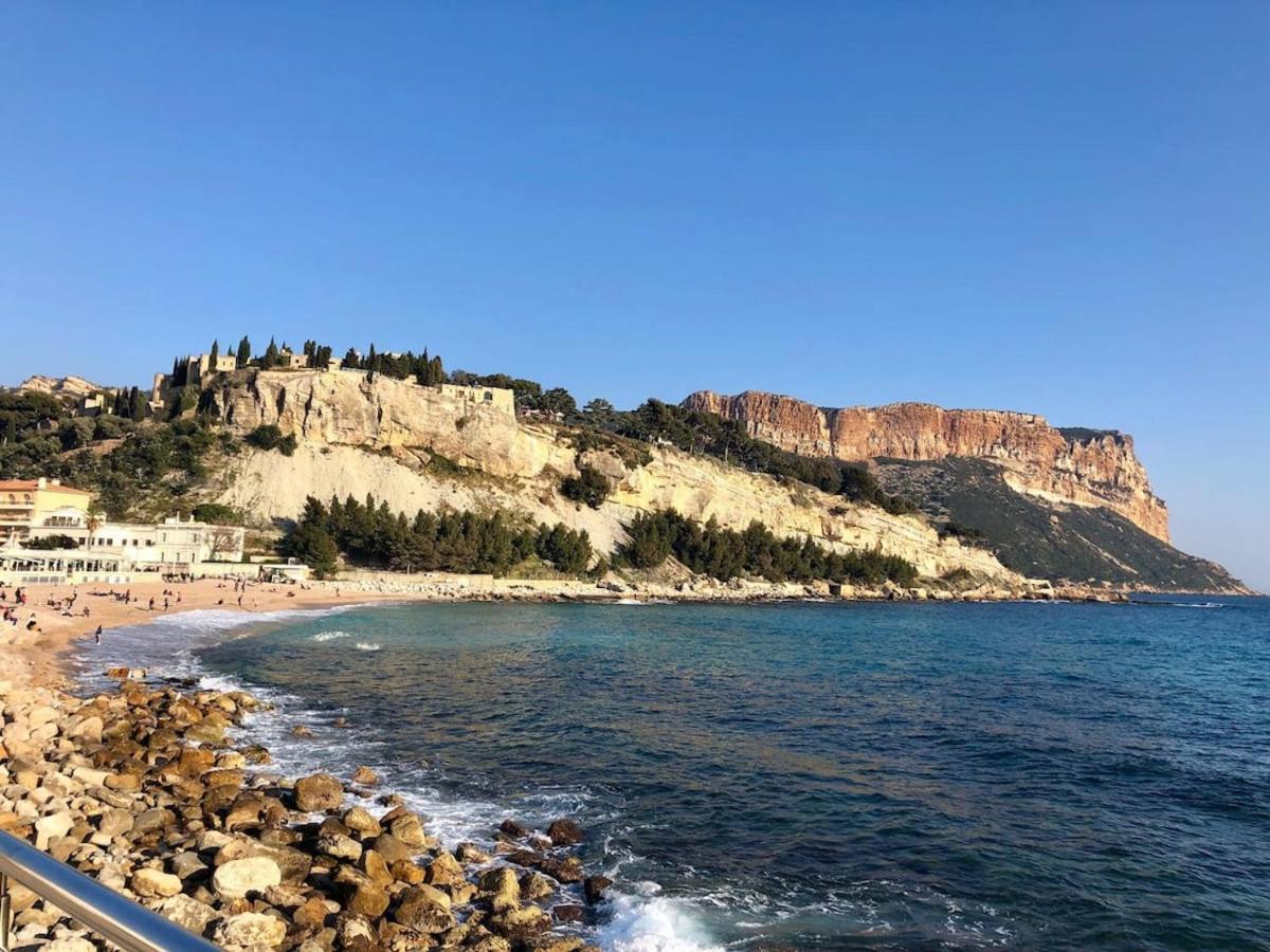 Lou Corail Cassis Esterno foto